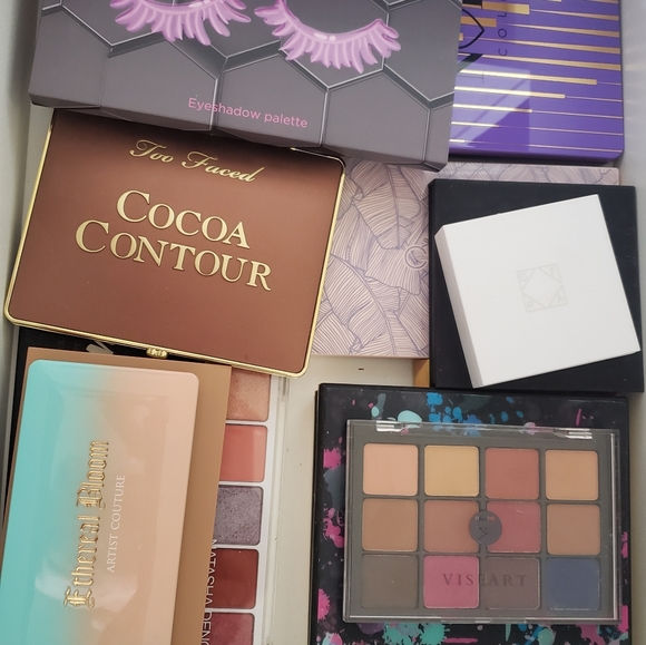 Makeup Mystery Boxes ! - Picture 5 of 7